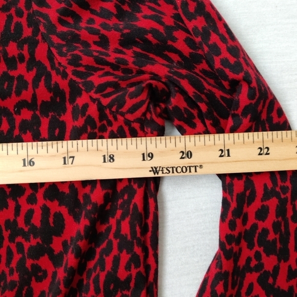 Lily Morgan Women's Leopard Blouse Size Medium Red Black Chains - Picture 6 of 12